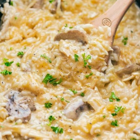 Cheesy Crock Pot Chicken and Rice