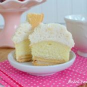 Vanilla Cookies and Cream Cupcakes