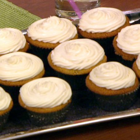 Chew:  Elisabeth Hasselbeck's Orange Cream Cupcakes