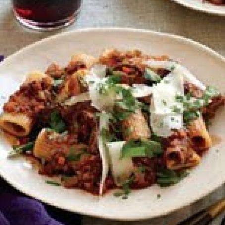 Rigatoni with Grilled Beef and Gravy