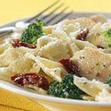 Chicken & Pasta Toss with Sun-Dried Tomatoes