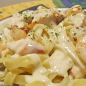 Fettuccine Alfredo with Grilled Chicken & Shrimp