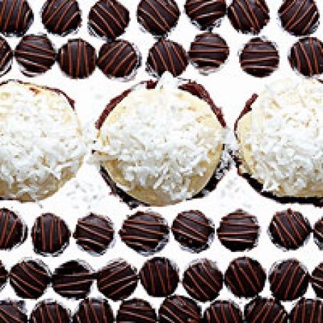 Coconut Whoopie Pies