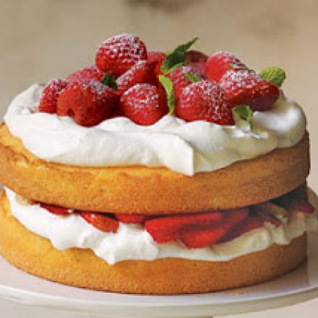 strawberry cake with cream  (trionfo di fragole)
