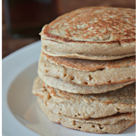 Banana-Oat Blender Pancakes