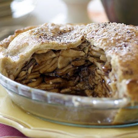 The Ultimate Caramel Apple Pie