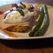 CROSTINOS CON HUEVOS ESCALFADOS Y ESPARRAGOS