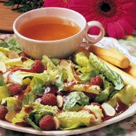 Almond-Raspberry Tossed Salad
