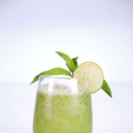 Daphne Oz's Chilled Cucumber Lime Cocktail