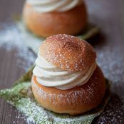 Semlor (Cardamom Cream Puffs) |