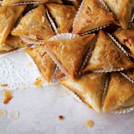 Samsa Feuille de Brick (Fried Almond Pastries)