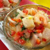CEVICHE THAI CON LECHE DE COCO Y FRUTAS