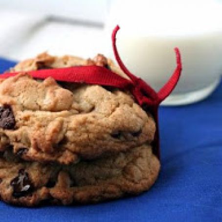 Chocolate Chip Walnut cookies (Levain Bakery copycat)