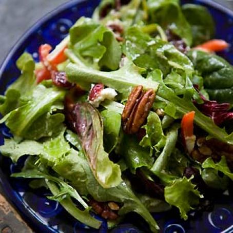 Mixed Green Salad with Pecans, Goat Cheese, & Honey Mustard Vinaigrette