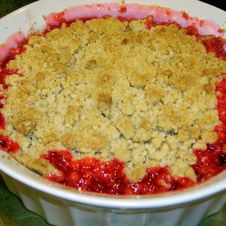 Strawberry, raspberry and rhubarb crisp