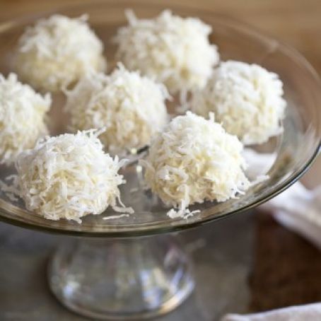 COCONUT FRUIT FLAVORED ALMOND SNOWBALLS