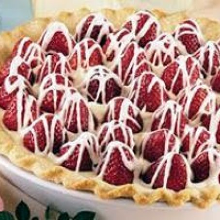 White Chocolate-Strawberry Pie