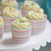 Golden Vanilla Dream Cupcakes