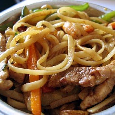 WOK DE TALLARINES Y CARNE DE RES