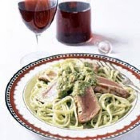 LINGUINE w/SEARED TUNA & GREEN OLIVE TAPENADE