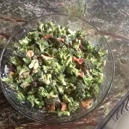 BROCCOLI CRANBERRY SALAD