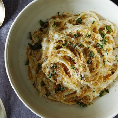 White Pasta with Garlic Parmesan Bread Crumbs