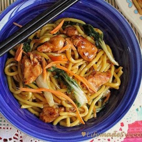 Slow Cooker Chicken Lo Mein Noodles