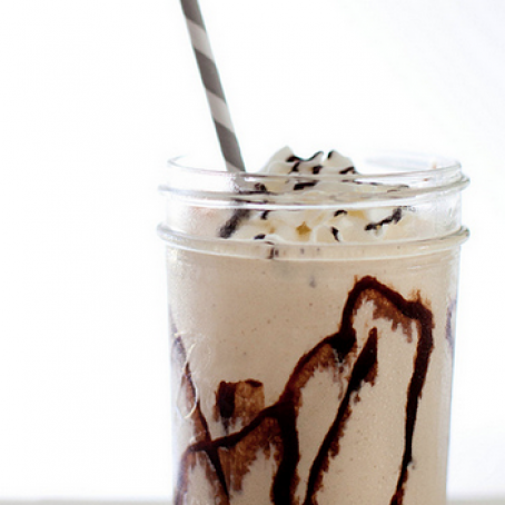 Peanut Butter Smoothie (w/ Greek Yogurt)