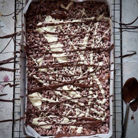 CHOCOLATE MARSHMALLOW CRISPY CAKES