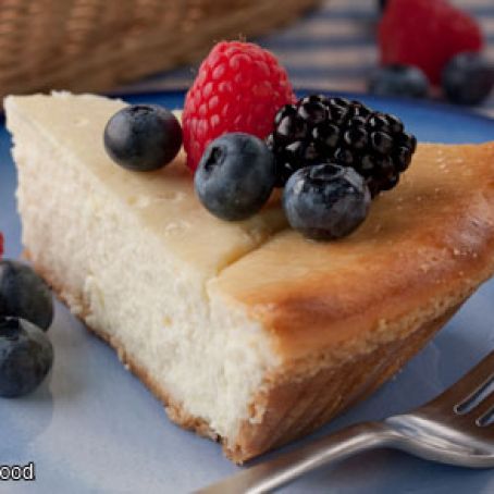 Berry Trio Cheesecake Pie
