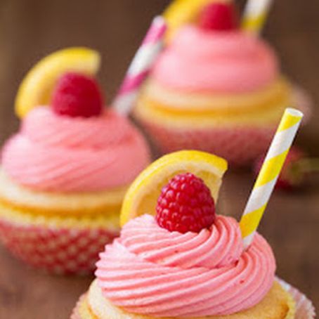 Raspberry Lemonade Cupcakes
