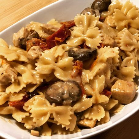 Instant Pot Creamy Chicken Marsala Pasta
