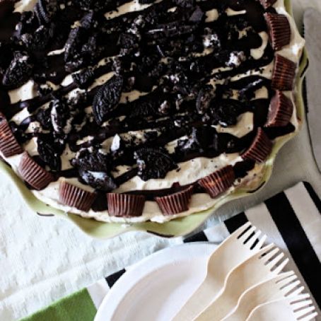 Peanut Butter Oreo Ice Cream Pie