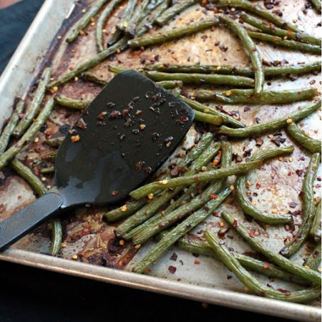 Spicy Roasted Green Beans