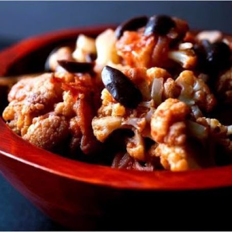 GREEK STEWED CAULI w/RED ONION & TOMS