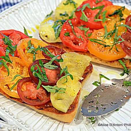 Heirloom Tomato Caprese Salad