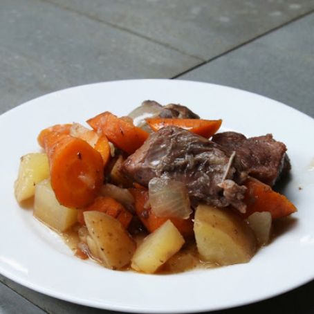 Slow Cooker Chicken & Biscuits