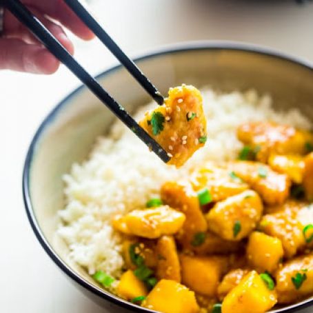 Paleo MANGO CHICKEN WITH COCONUT CAULIFLOWER RICE