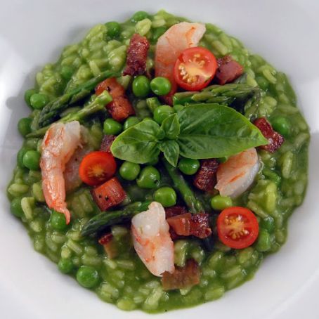 RISOTTO GREEN GARDEN CON CAMARONES Y TOCINO