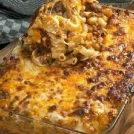 Simple Macaroni and Beef with Cheese