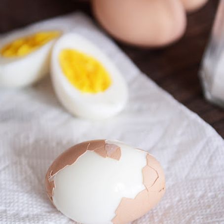 Eggs: Perfect Hard-boiled Eggs (Easy-peel)