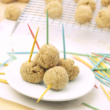 PROTEIN PACKED COCONUT MACAROONS