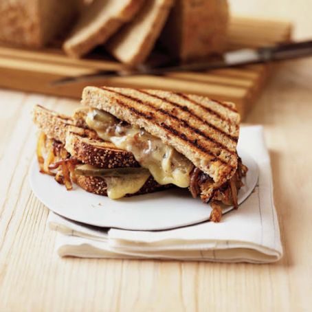 Grilled Gruyère and Sweet Onion Sandwiches