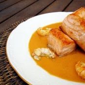 SALMON AL VODKA Y CAMARONES