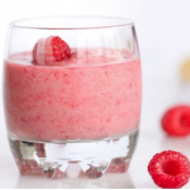  1-MINUTE BERRY PEANUT BUTTER SMOOTHIE