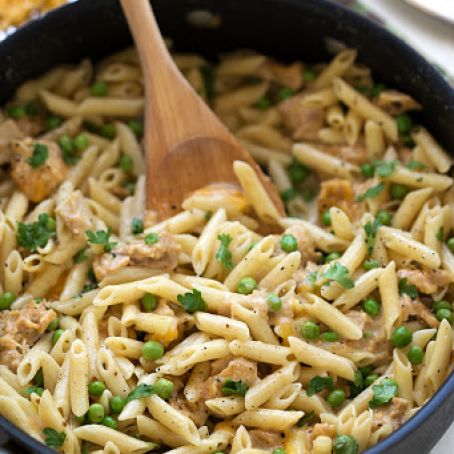 Cheesy Tuna Pasta Casserole (One Skillet)