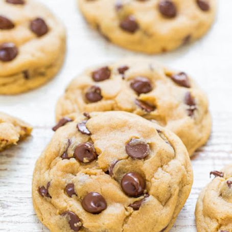 Easy Soft and Chewy Chocolate Chip Cookies
