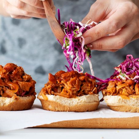 Paleo BBQ Jackfruit Sandwiches (vegan!)