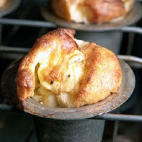 GRUYERE & BLACK PEPPER POPOVERS