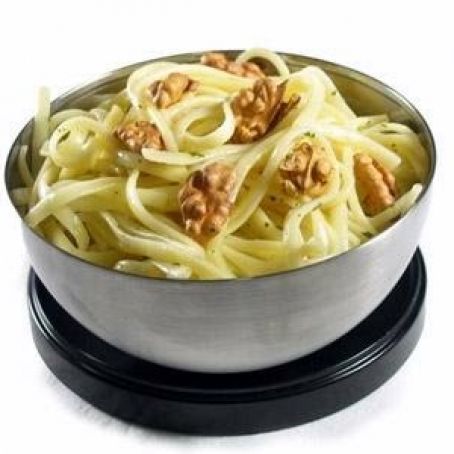 TALLARINES SALTEADOS CON NUECES